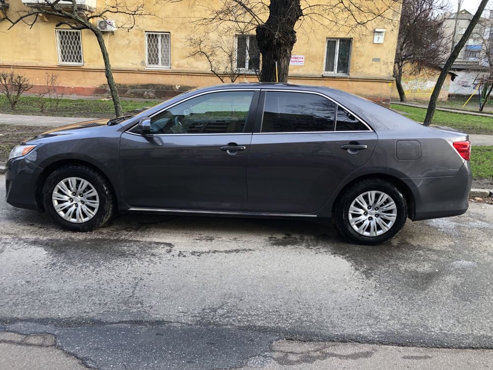 Продам TOYOTA CAMRY 2014 рік 12600$