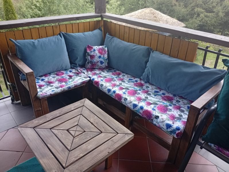 Narożnik tarasowy 195x135 plus stolik, poduchy