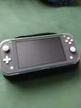 Konsola nintendo switch lite + 2 gry