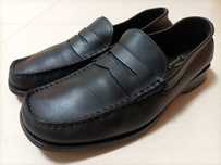 Sapatos pretos em pele genuína marca Triunfo (Tam. 40)