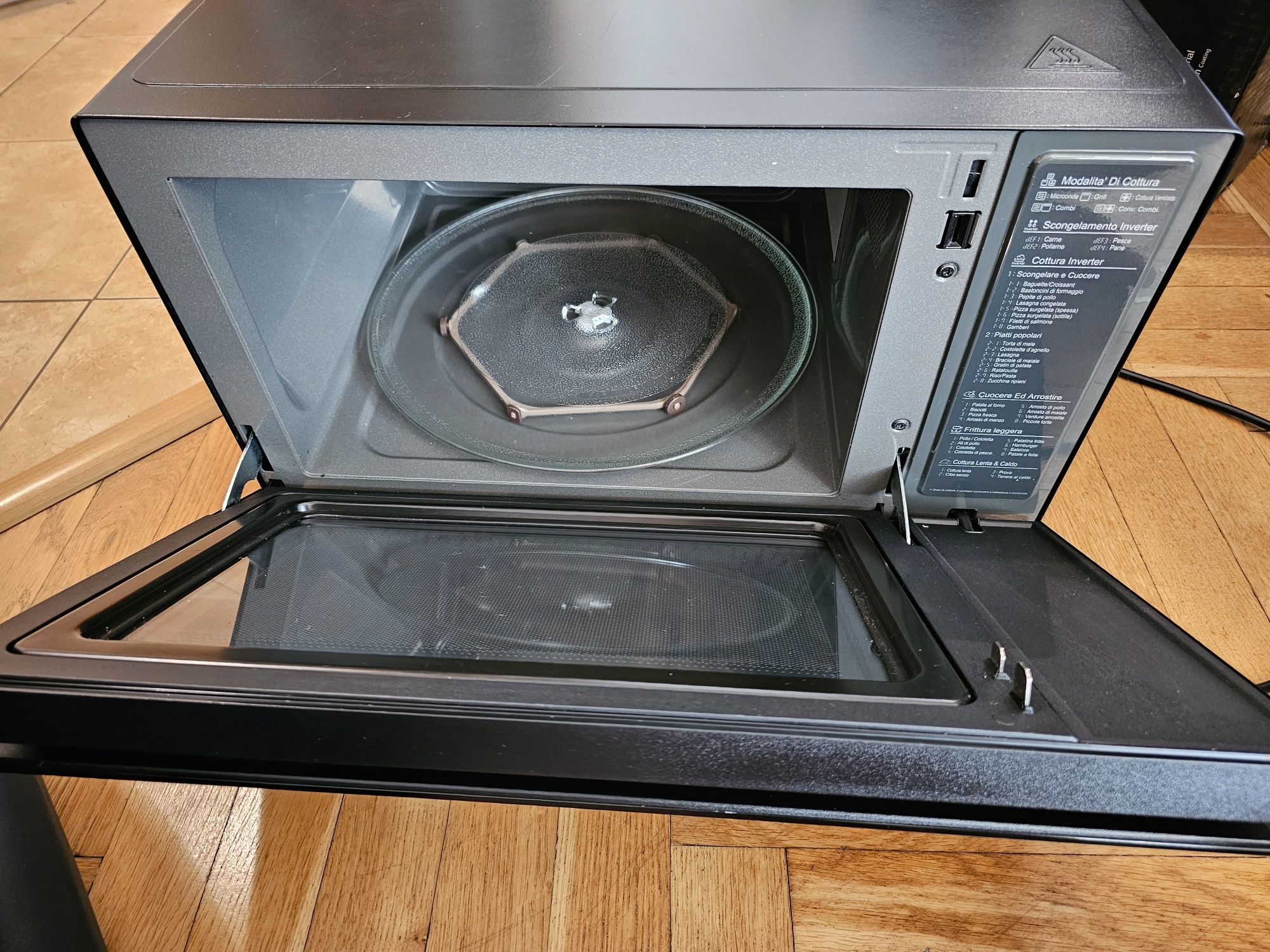 LG MJ3965BPS MJ3965 Kuchenka mikrofalowa wolnostojąca MJ 3965BPS 1850W