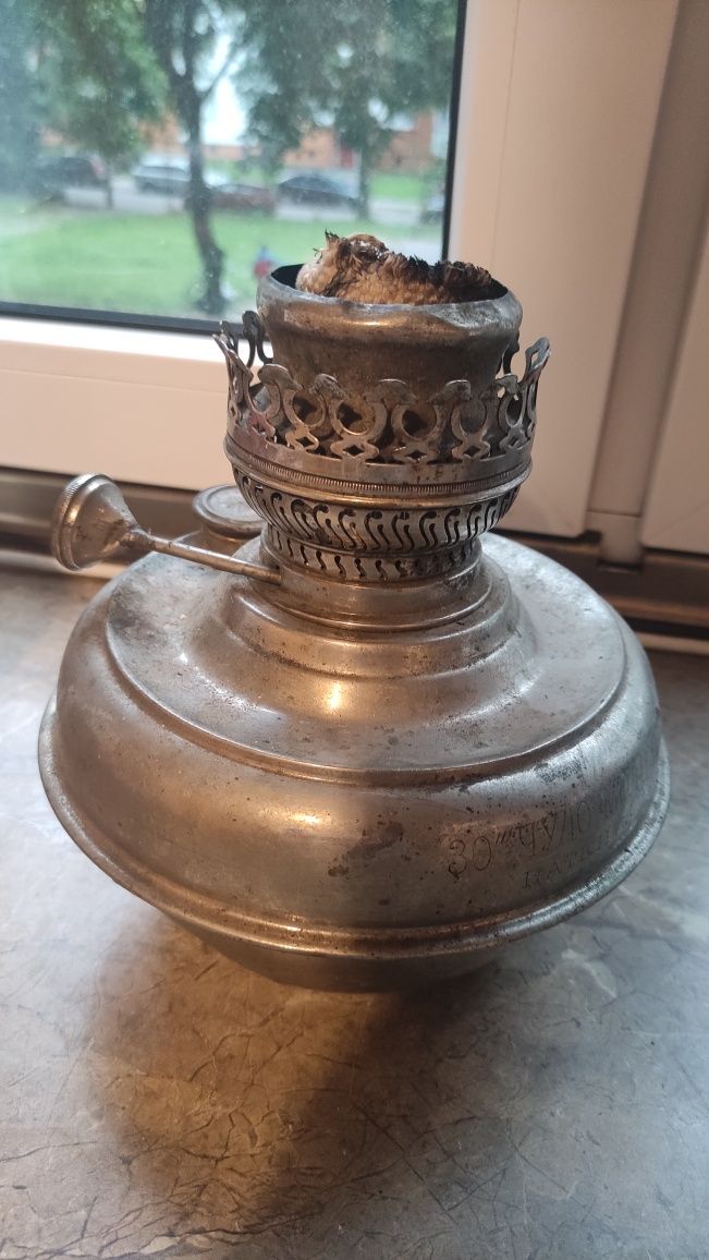 Element lampy naftowej niemieckiej