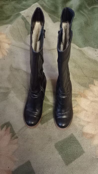 Нарядные кожаные сапоги на натуральном меху