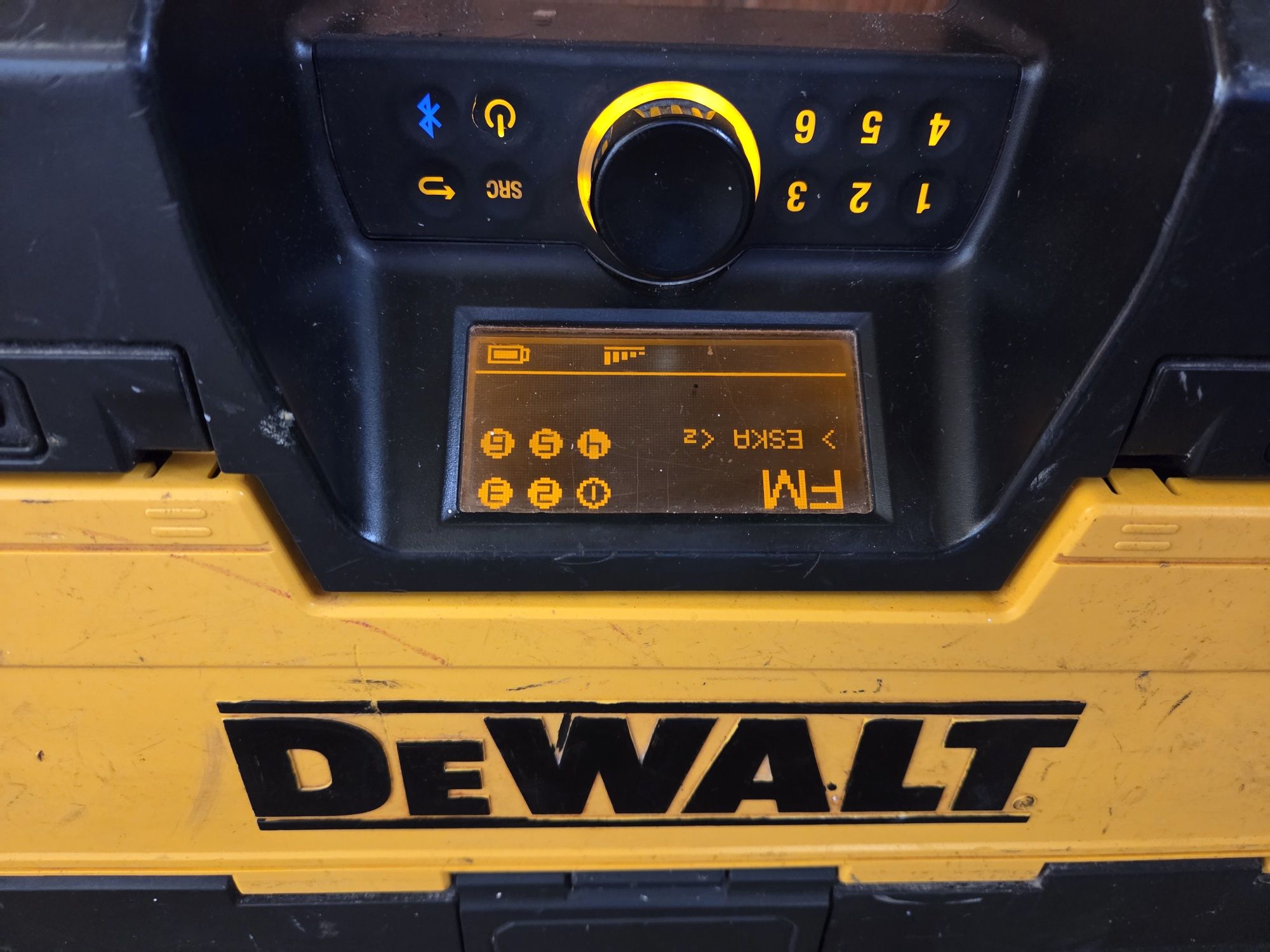 DWST1-75663 Dewalt radio budowlane