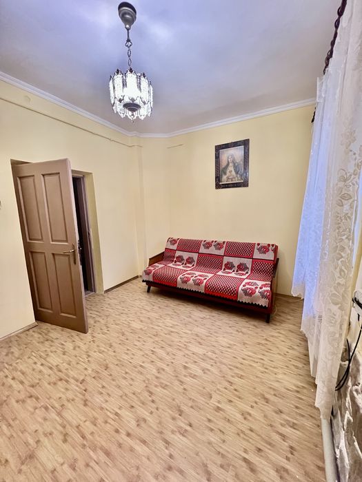 Здається частина будинку по Вул. Весела