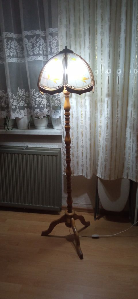 Sprzedam lampe stojaca