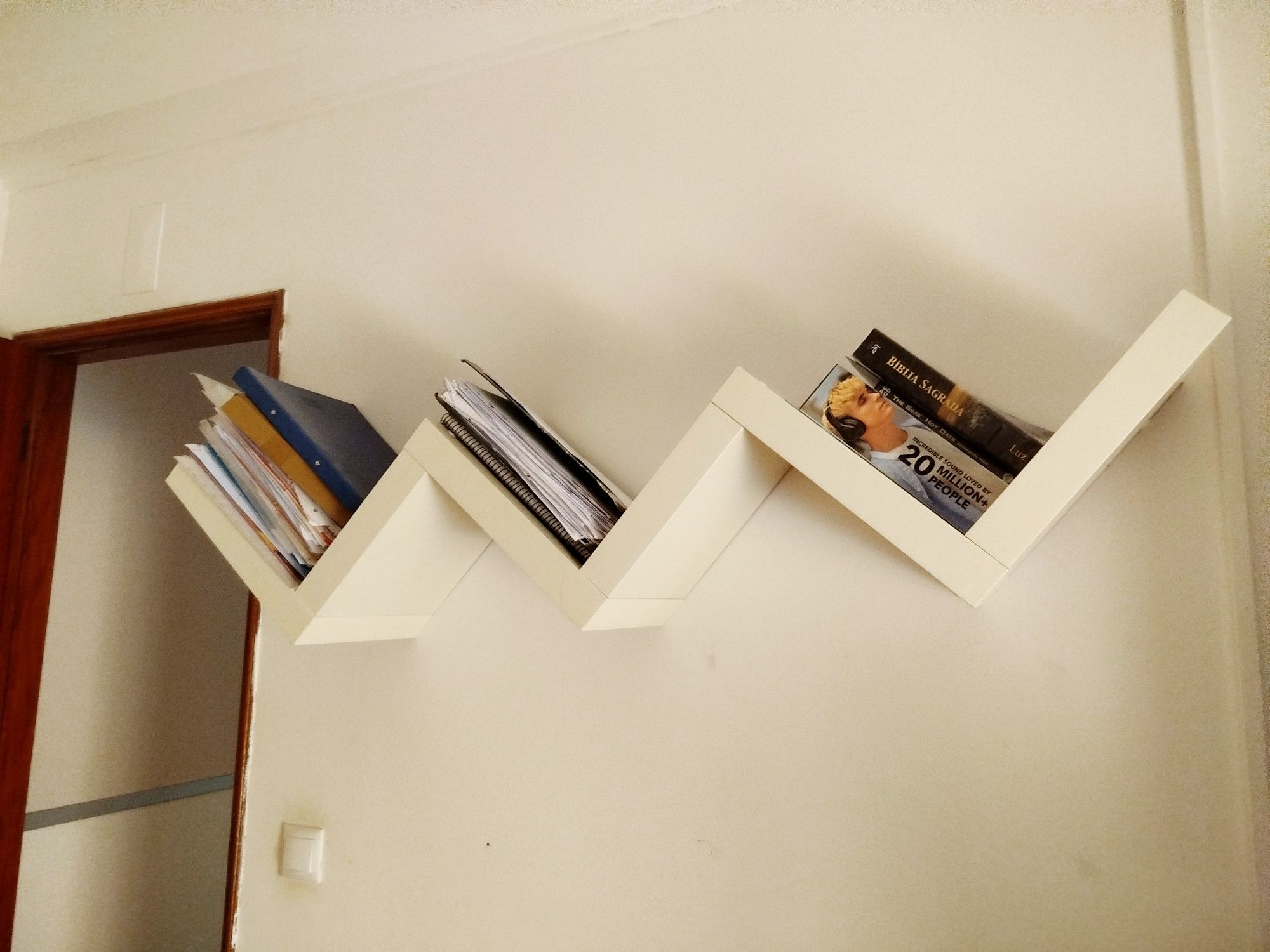 Prateleira IKEA zig zag