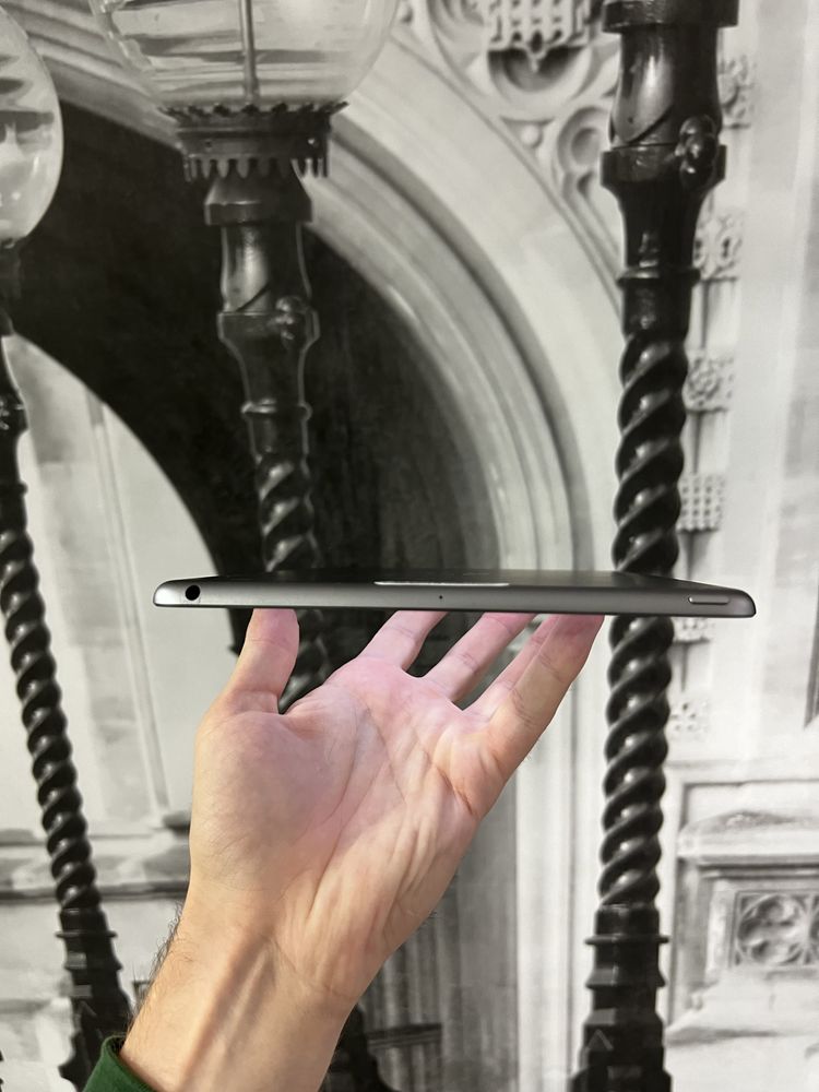 Ipad 5th 128gb 9.7 space gray чудовий стан батарея 93