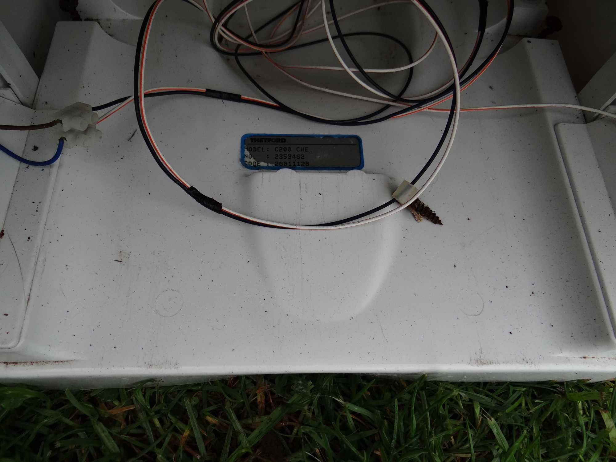 toaleta thethford do przyczepy/kampera z elektryczną pompką