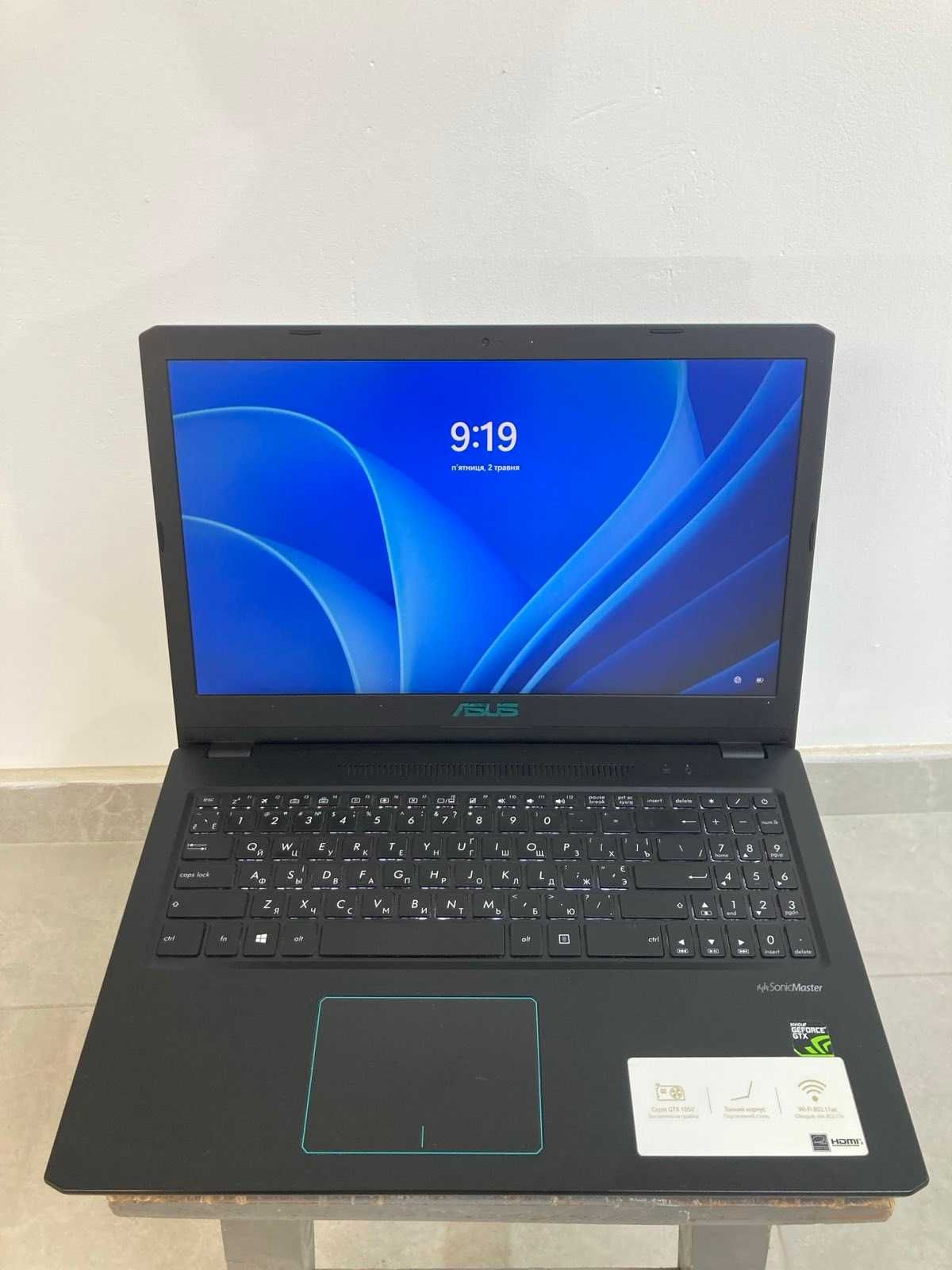 Asus vivobook 15 x570ud /i5-8250u/GTX1050/16Gb/256Gb SSD/1Tb HDD