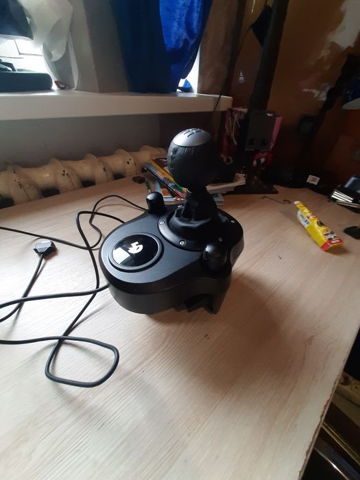 Руль от компании Logitech  руль Logitech g29+кпп