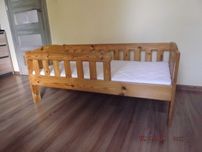 Łóżko dziecięce 140x70 ze starego drewna.Polecam.