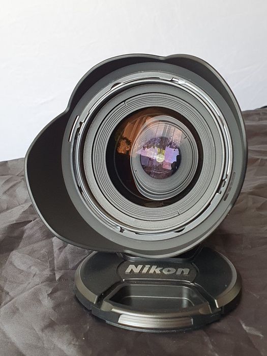 Ширококутний об'єктив Nikon AF-S DX Nikkor 12-24mm f/4G