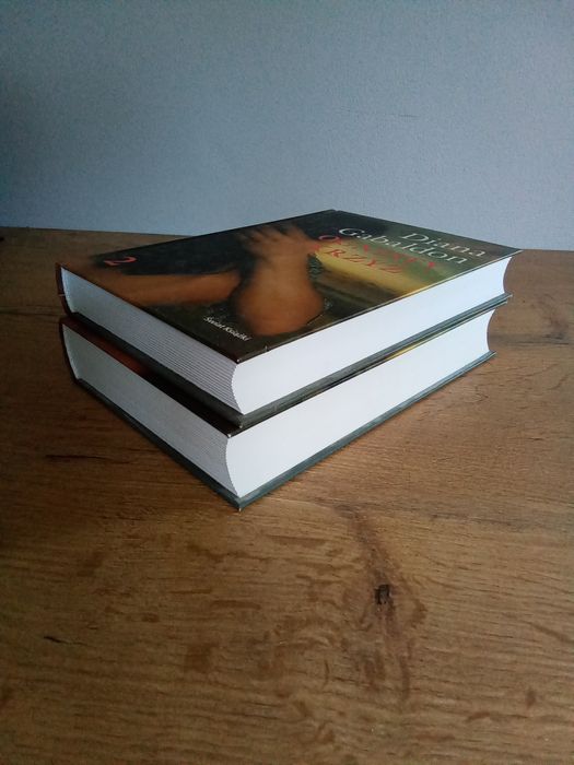 Ognisty krzyż Diana Gabaldon tom 1 i 2 KG