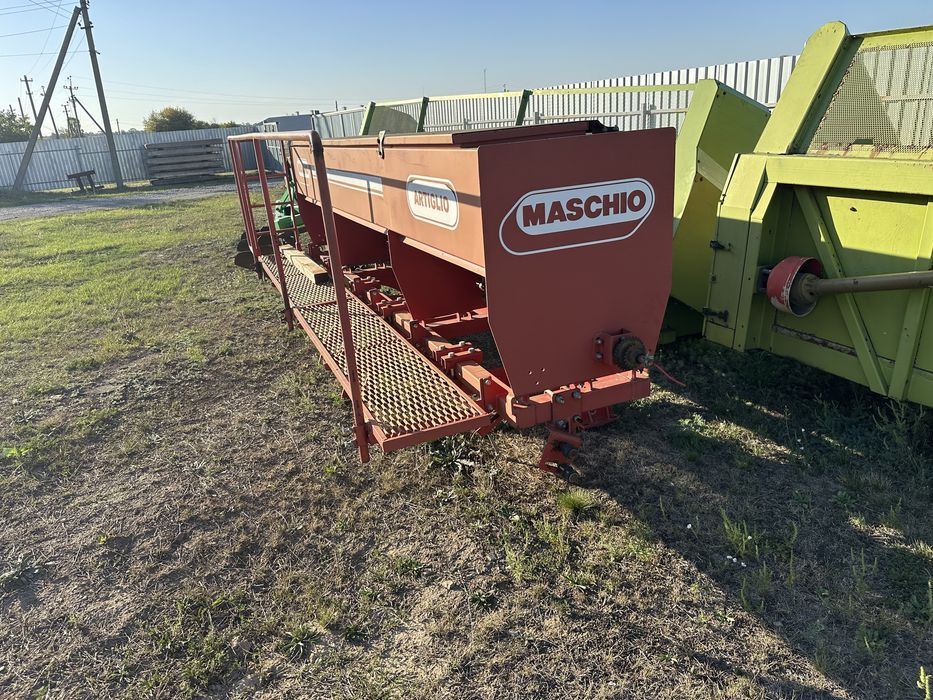 Бункер для внесення сухих добрив gaspardo artiglio 400