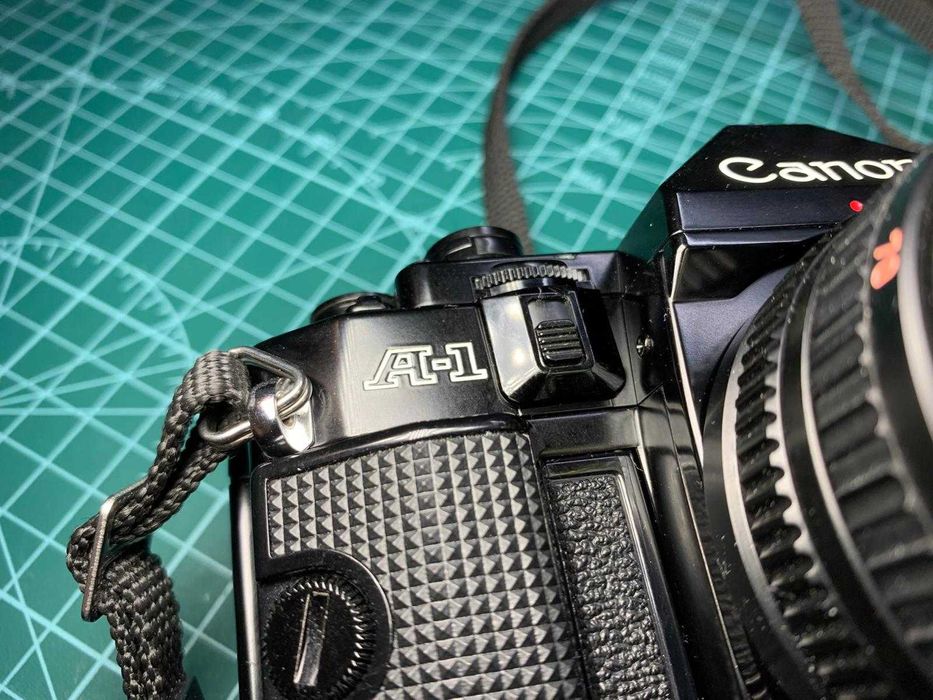 Canon A-1 com lente 35-70mm de 1982
