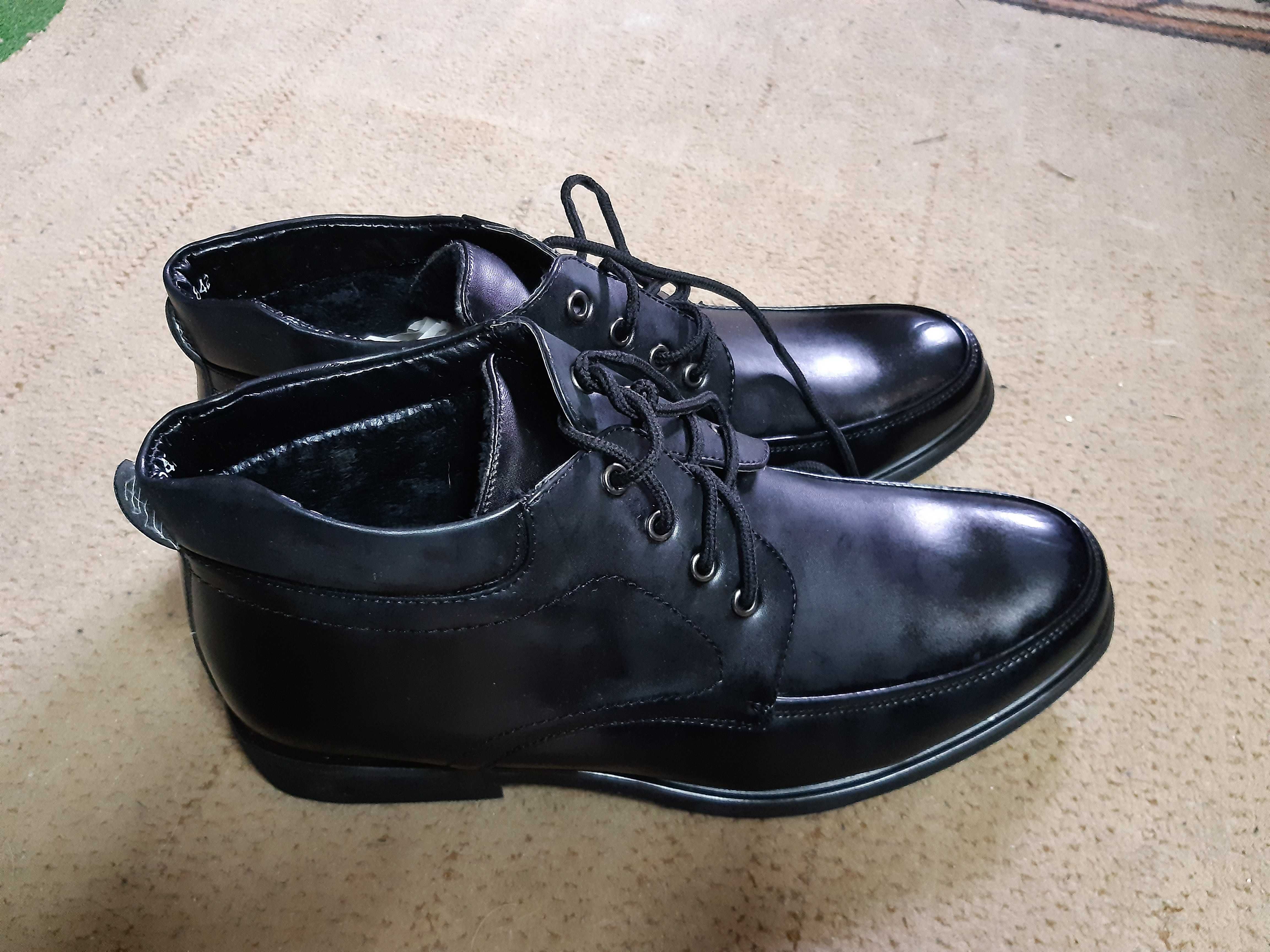Botas homem 42 novas