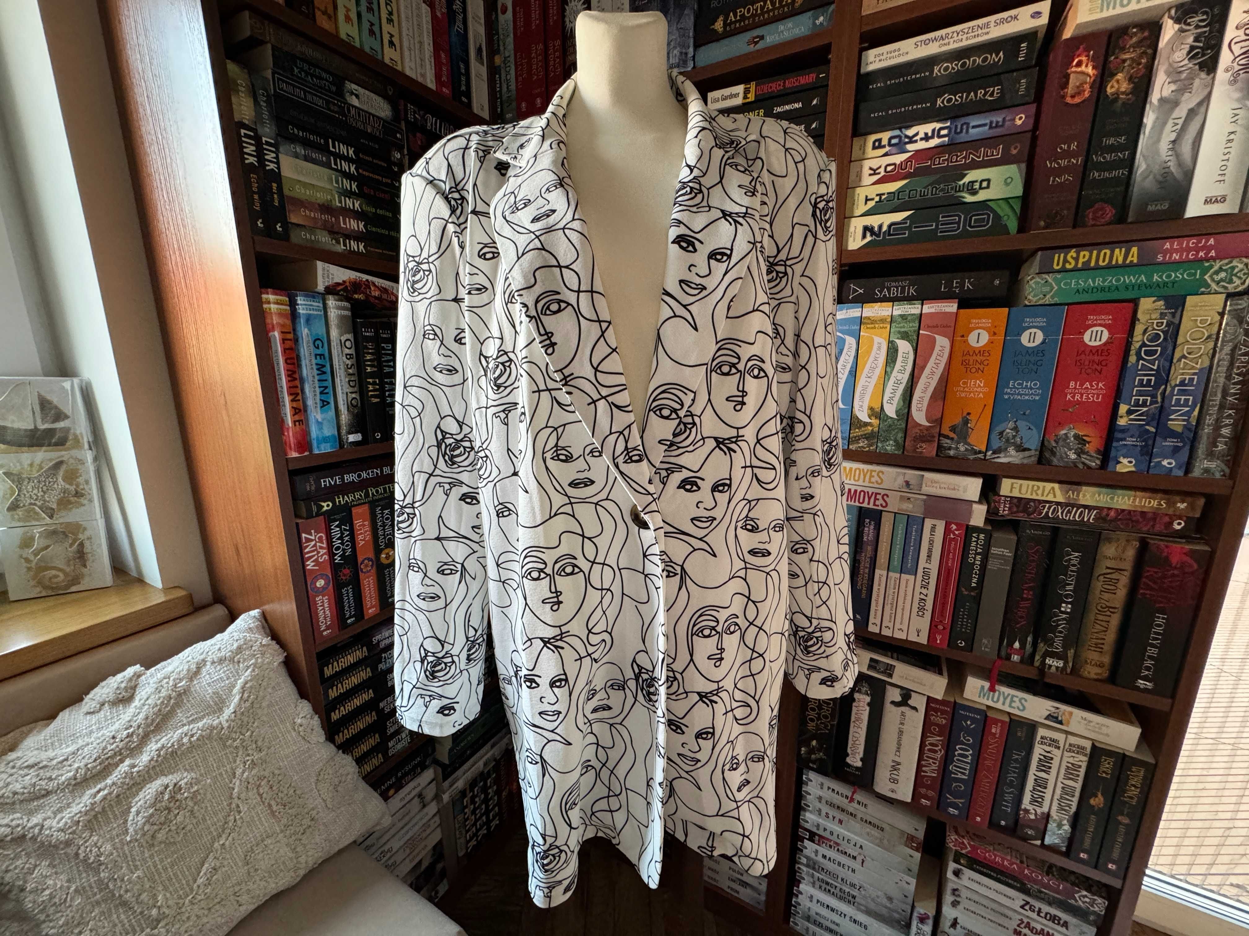 Shein curve - j. nowa dłuższa marynarka w bieli czarne twarze 46/48!