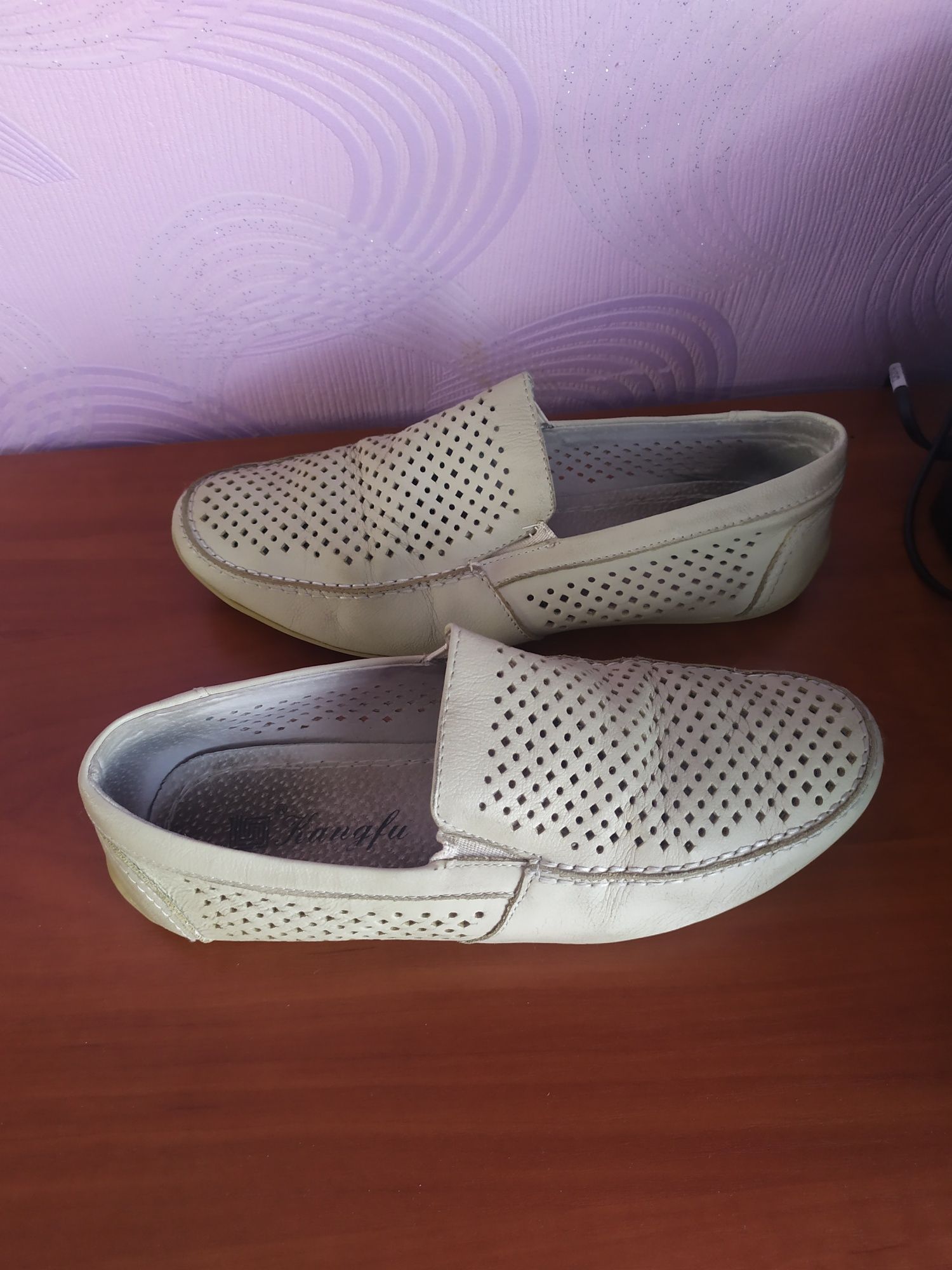 Продам шкіряні мокасини 35р.