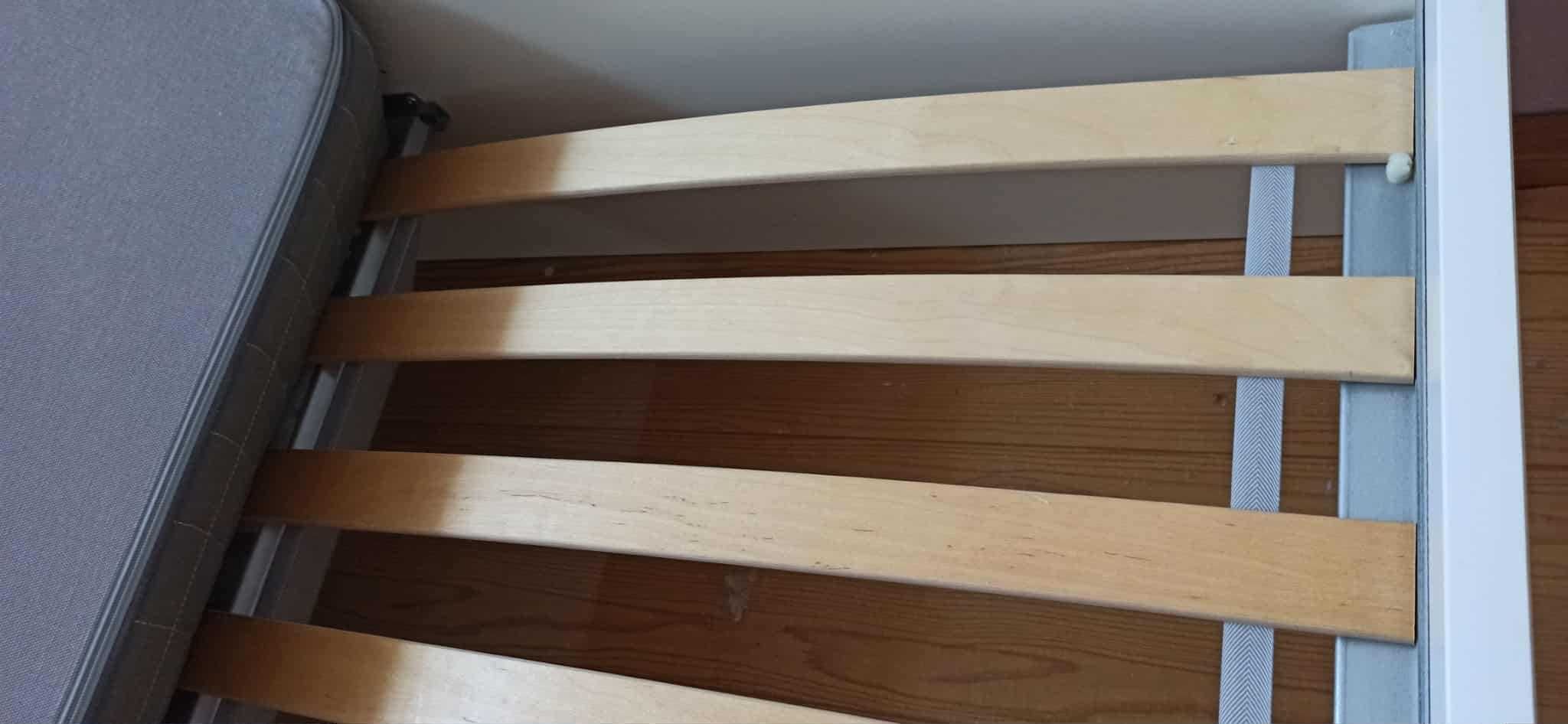 Łóżko IKEA SCORVA 140 x200 cm + materac jak nowy gratis - stan idealny