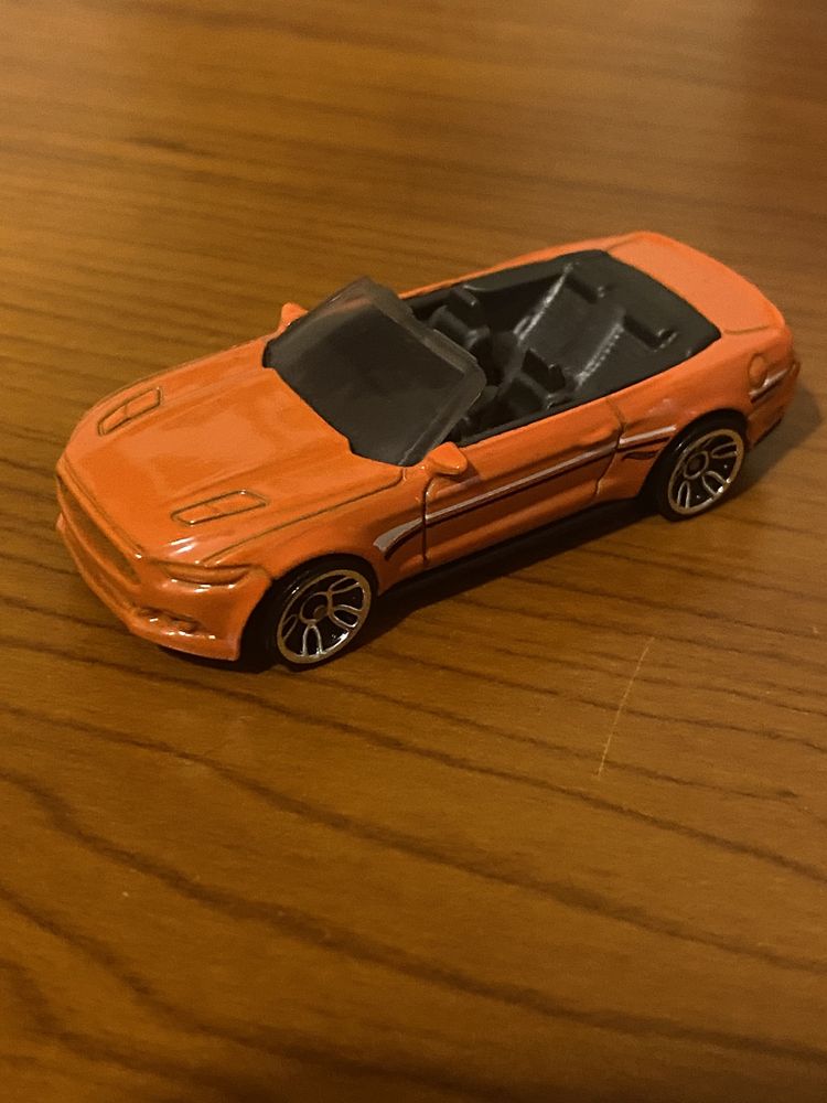 Autko Hot Wheels Ford Mustang Cabrio