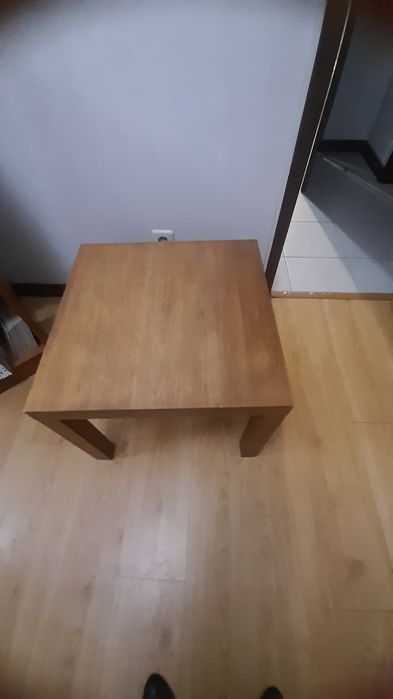 Mesa pequena de apoio