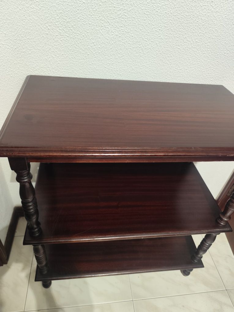 Mesa de apoio  cor castanho