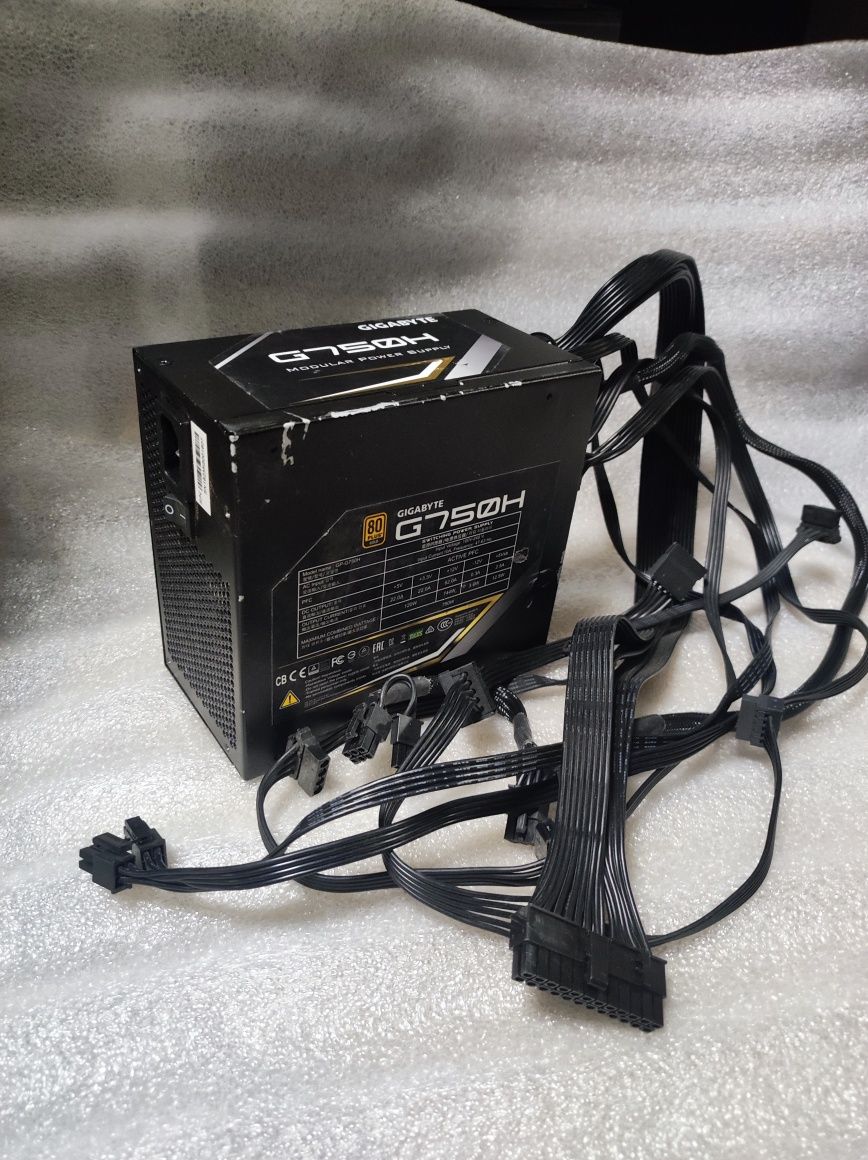 Блок живлення Gigabyte G750H Modul 750W 80Plus GOLD 2*8PIN GPU