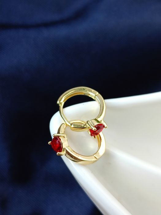 Nowe drobne serduszko cyrkonia minimalistyczne serce modne 2025