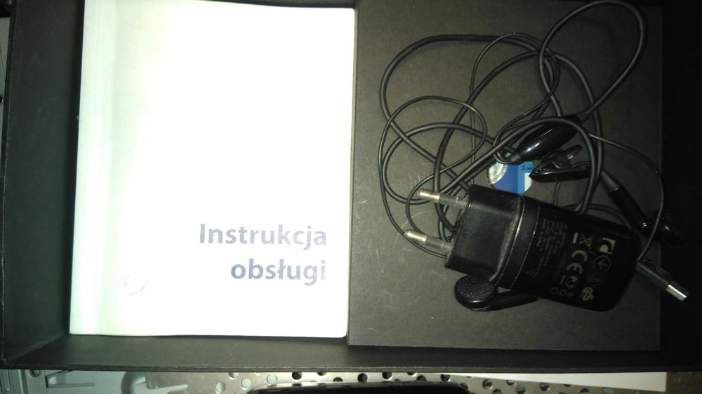 Telefon komórkowy HCT Innovation komplet box