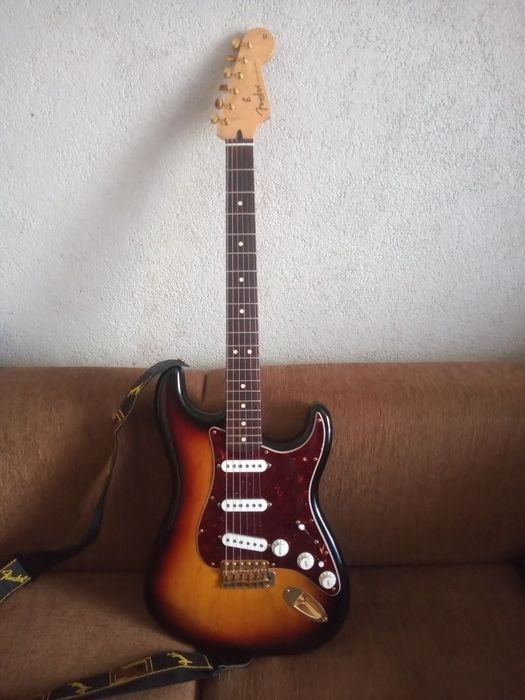 Fender stratocaster deluxe MIM