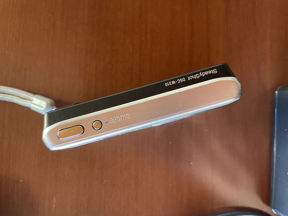 Sony Cyber-shot 12.1MP