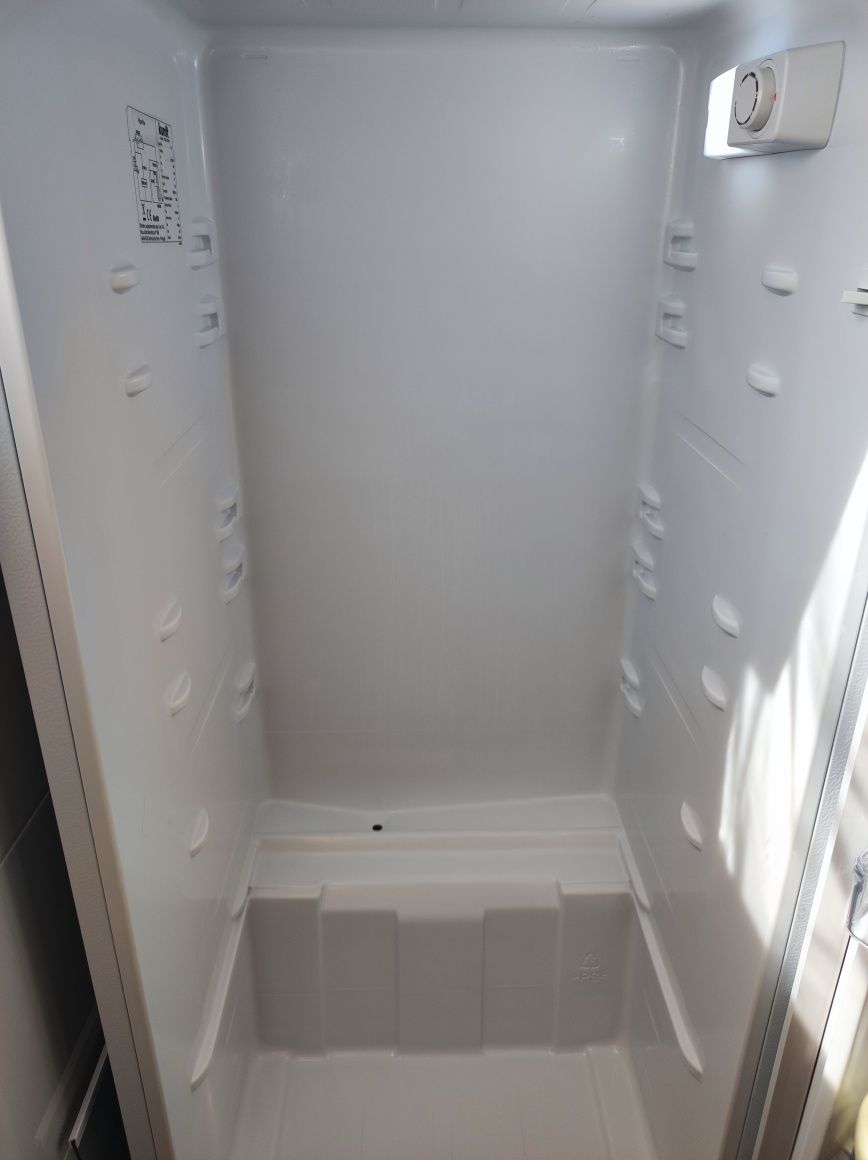 Frigorífico Kunft 243L KDD9133