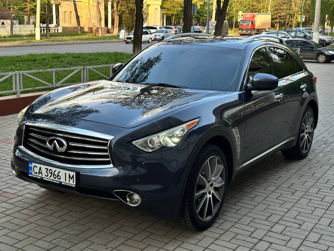 Продам Infinity FX35