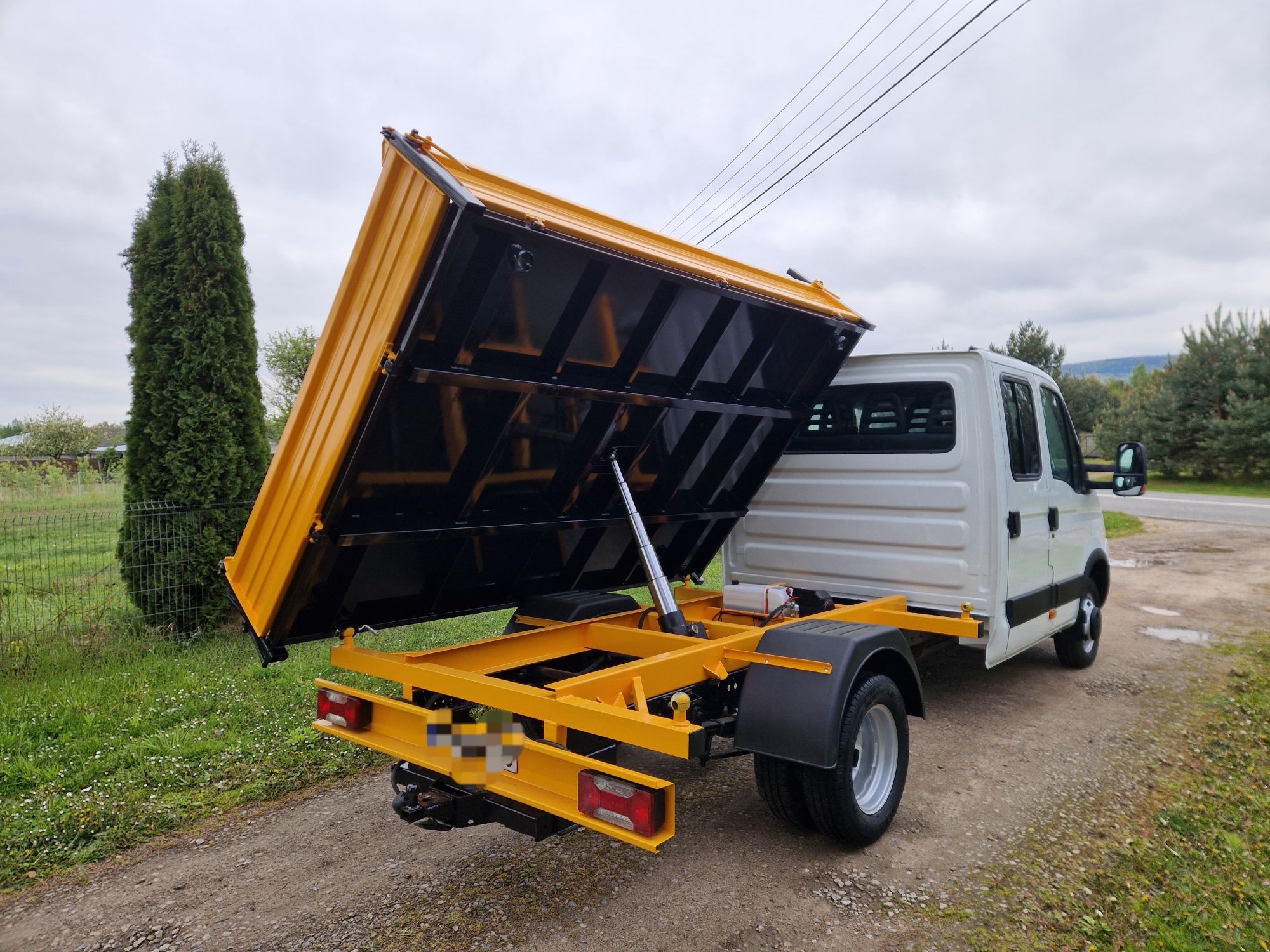 Iveco daily 35c15 Doka 7osób Kiper wywrotka Stan BDB