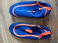 Buty do pływania 28