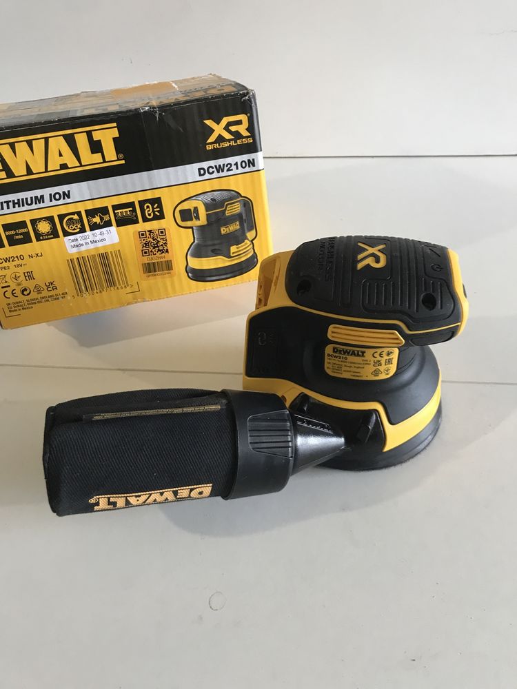 Ексцентрикова шліфувальна машина DeWalt DCW210 з Англії