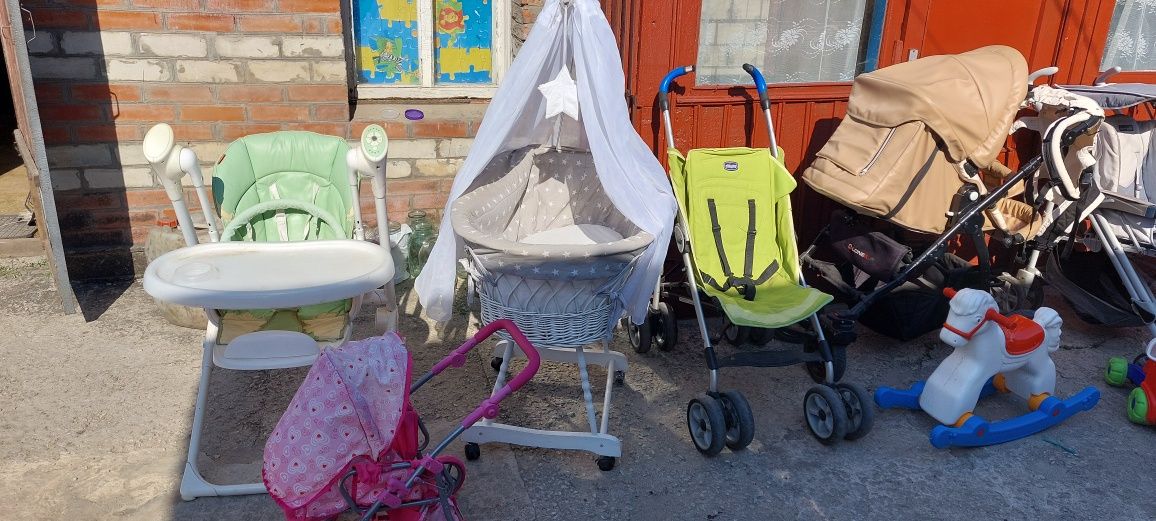 Продам детские коляски,люлька,кресло,игрушки