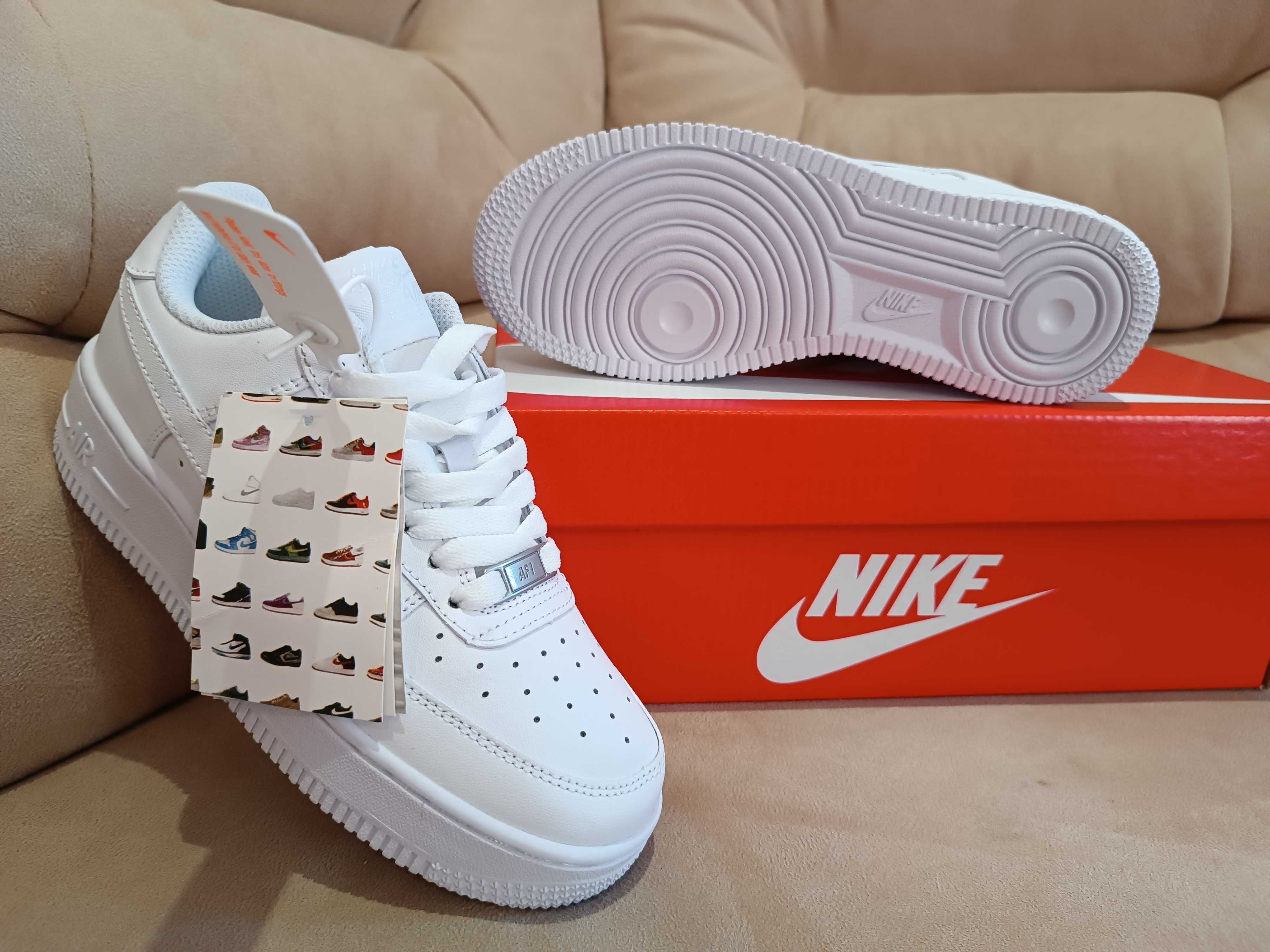 Жіночі кросівки Nike Air Force 1 Low White