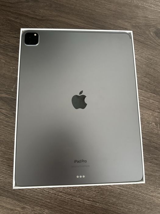 Apple iPad Pro 12.9” (6th Gen, 2022) • 128 ГБ • Wi-Fi