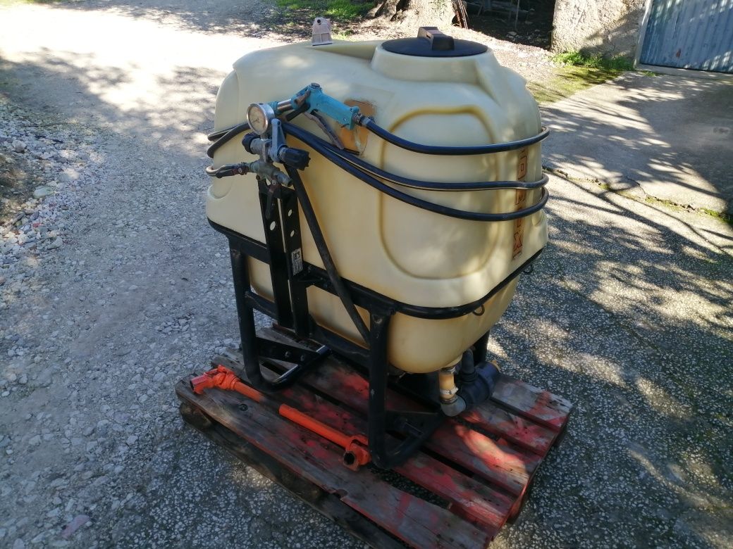 Pulverizador 300l