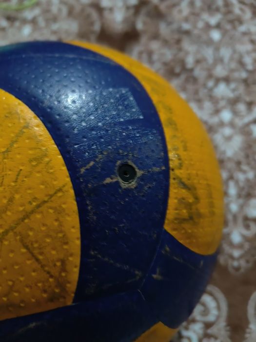 Волейбольный мяч mikasa v200w