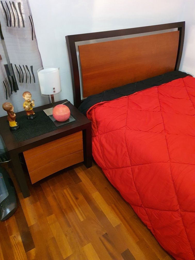 Cama Solteiro com Mesa Cabeceira
