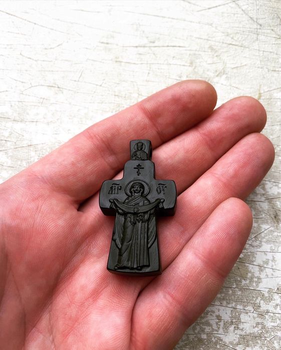 Хрестик з ебенового дерева з золотим розпʼяттям