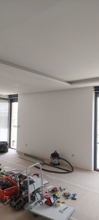 Trabalho com pladur e pinturas.