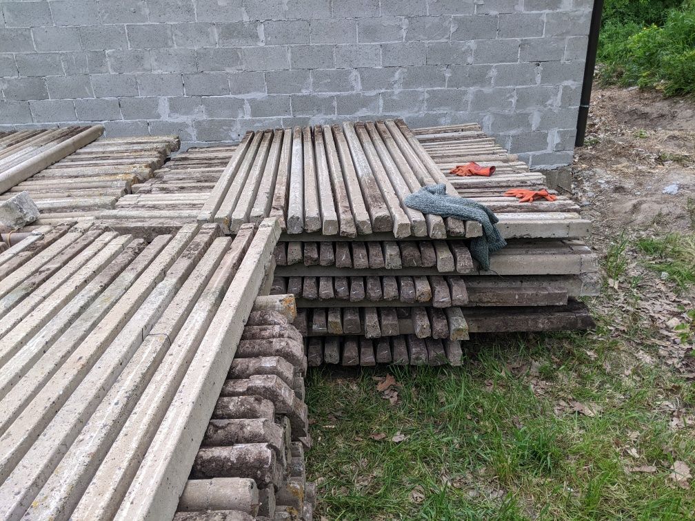 Продам залізо бетонні стовпчики