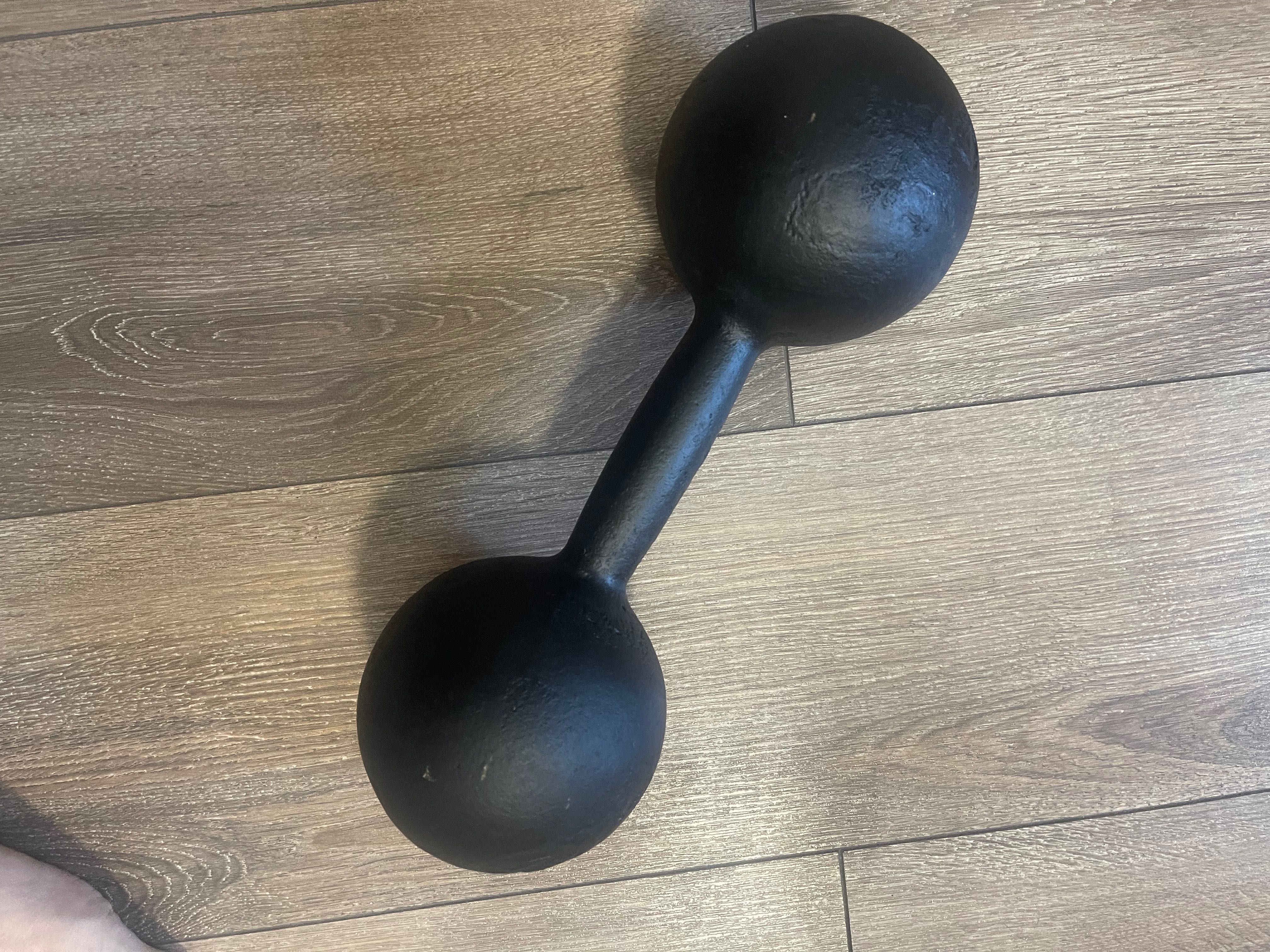 Продам гантель 12кг