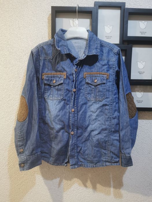 Koszula dla chłopca w idealnym stanie. Rozmiar 122-128
Zapraszam
#kosz