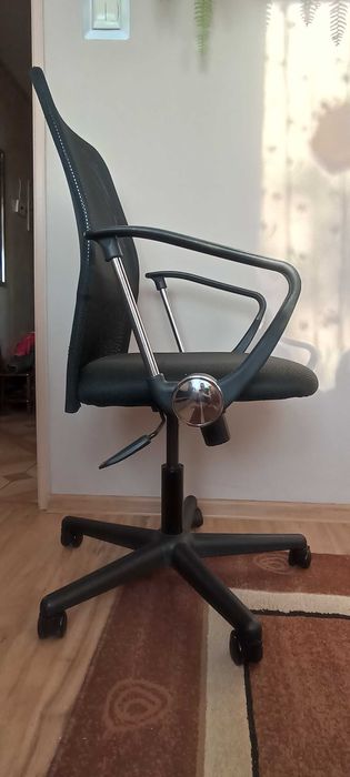 Sprzedam krzesło biurowe