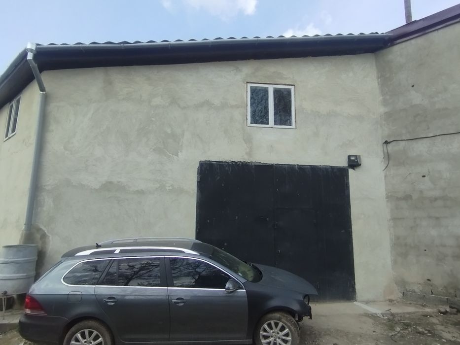 Продається двоповерховий гараж на вул. Довженка